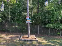 The Waypoint, 4BR/7Beds/2.5Bath Travel Themed Vacation Home adjacent to FT Bragg Hotels in Spring Lake