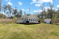 Cozy Sunrise Waterfront 2-bedroom Cottage & Dock. Serene Point Lookout/Scotland - 3-Star