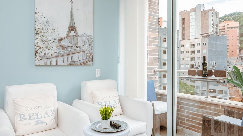 2024 New boutique 2B/1B balcony condo in famous Parque de Sabaneta