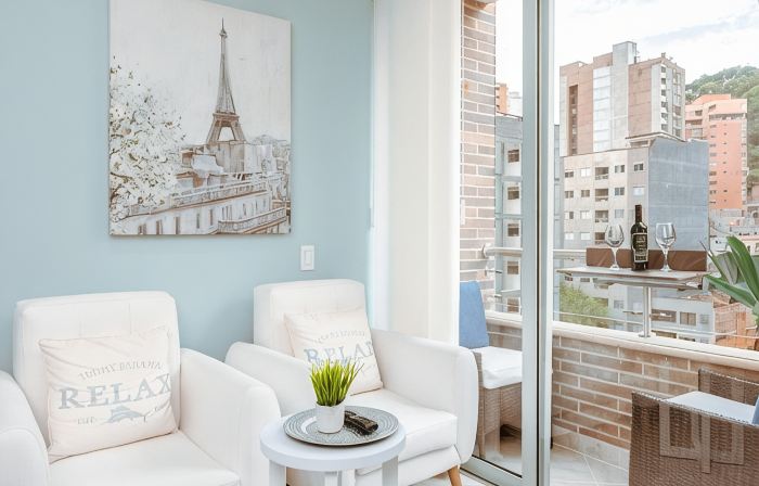 2024 New boutique 2B/1B balcony condo in famous Parque de Sabaneta