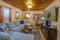 WALK EVERYWHERE!  4 BEDROOMS +BONUS RM & QUAINT BACKYARD - Boutique