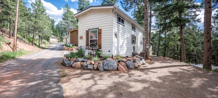 Mountain Living - Breathtaking View of Pikes Peak Hotels in Teller County