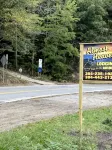 Creekside Retreat, 3 bedroom, Large parking, Picnic area. Across from Trail 14 - 3-Star