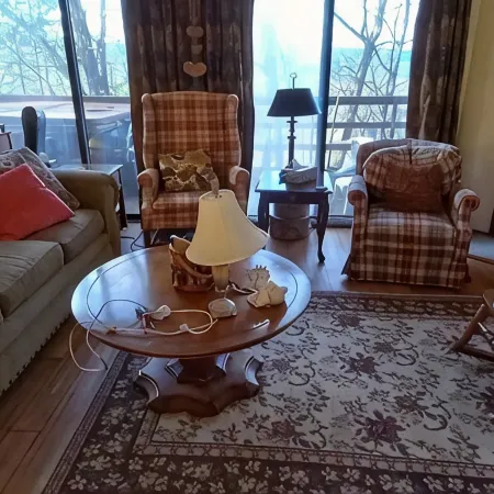 Beautiful Mountain Chalet with views, ski, golf, lake and pro Mt. bike trails.