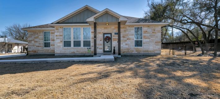 Great House in the heart of the Hill Country Ξενοδοχεία στην πόλη Blanco County