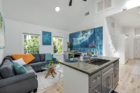 Casa Tranquila - Fully-Renovated 2-bedroom Townhome in Old Town Key West - Bungalow