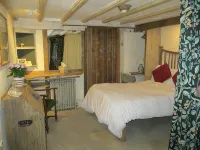 Alnwick Lodge
