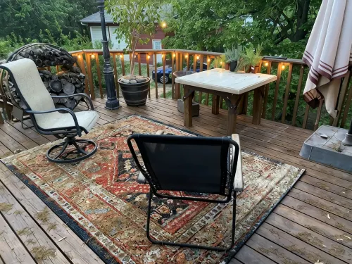 North Arrow- Warm, Stylish, Edge of Town