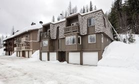 Stay and play, sleeps 6 with a beautiful view of Schweitzer Mountain