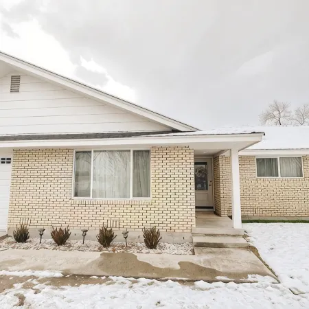 Modern 4 Bedroom Home