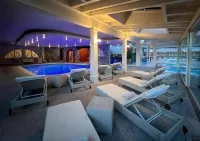 Villa Favorita - Parkhotel Delta - Pools
