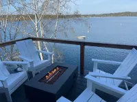 Coveside! Designer decor, waterfront, AC, 2 Bedroom in Harpswell. - 4-Star