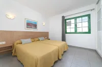 Apartamentos Elena - 2-Star