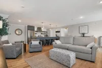 NEWLY remodeled Bay View condo downtown TC - Boutique
