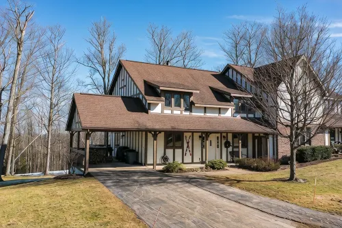 8280 The peak- Hot tub, ski in/ ski out, Pool table, Golf course, fire pit - Wi-Fi