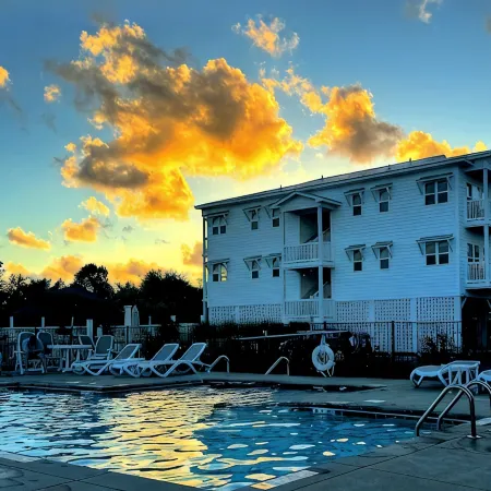 No Cleaning Fee - Condo With Waterfront Pool/Beach