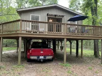 2 BDRM Treehouse Hideaway- Lake Conroe | Boat ramp