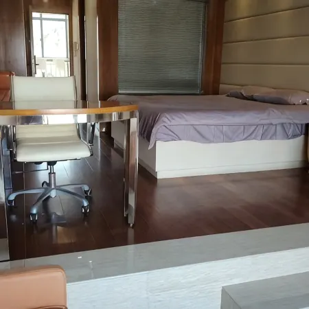 Zhu Haiyan HL Apartment (Hongjiuxian Branch)