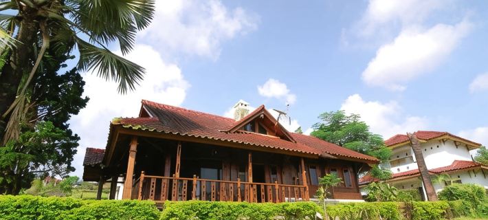 Villa ChavaMinerva Kayu Ciater with Private Pool Hotels in Subang Regency