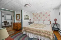 Charming Family-friendly 10 BR, 10.5 BA Property by Perkins Cove! - Bungalows