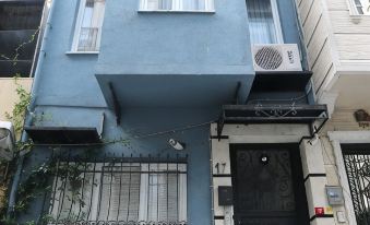 Ditto Flats