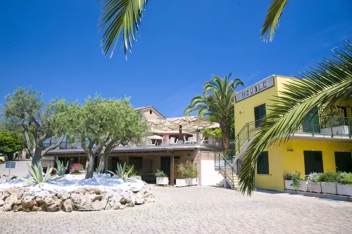 Hotel le Cave - Pools