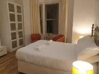 Cosy Flat for small family or working professionals.
