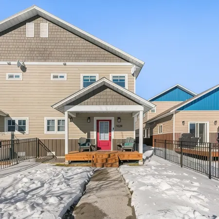 Relax in Spacious Comfort; Walk to Main St. and Trails. 30 Min to Crested Butte