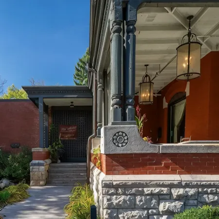 The New Victorian Mansion Bed & Breakfast