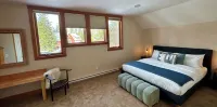 Purcell Woods Chalet – Sleeps 12 - Chalets