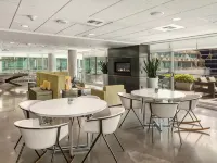 Penthouse 2b  2b +Gym +Yoga Room +Lounge +Pool +WiFi in Downtown Bellevue - Pools