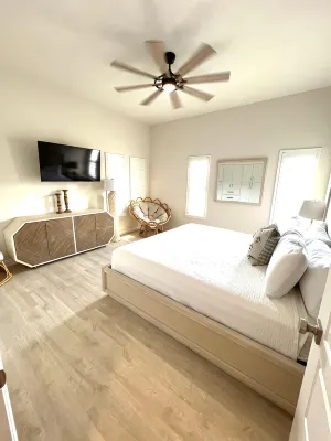 The Bohemian. Unit #5 Charming 2-bedroom apartment in gorgeous Corpus Christi.