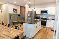 NEW Springmill Escape in Westfield - 2 king beds, office, fenced yard and more - 4つ星