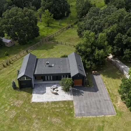 4-bedroom house- Black Sheep Hideaway: Modern Countryside Serenity