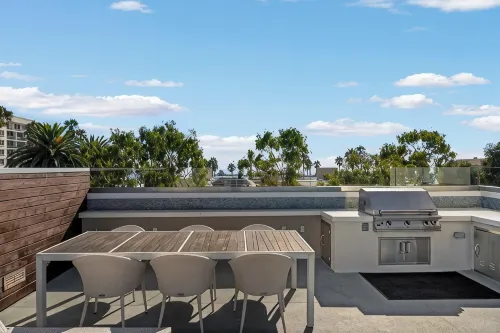 Beryl Breeze Rooftop Pool Ocean View Cozy 2BR 1 Block to Beach - キッチン