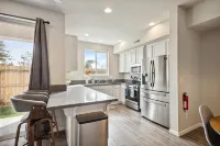 Ski & Relax: Updated Townhome Near Downtown, Casinos & Board Games! - Bungalows