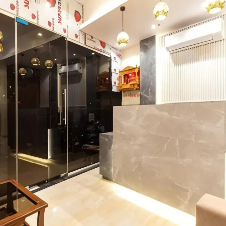 Hotel Aarti Residency Отели рядом с достопримечательностью «Пляж Версова»