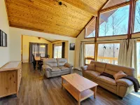 Beautiful Cottage Retreat in Huntsville, Muskoka