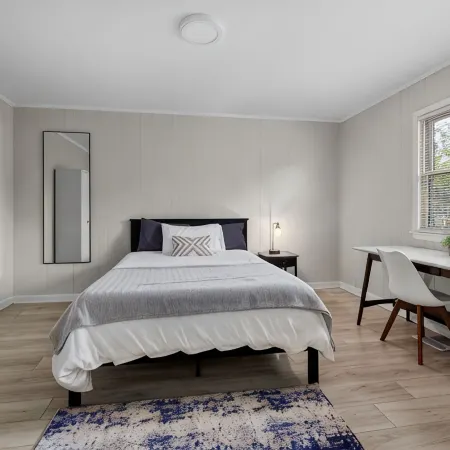 Chic Apartment Near Duke~Easy Access to Downtown & Dining Spots
