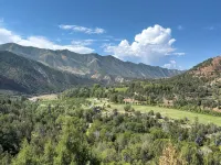 2-bedroom apartment in charming Glenwood Springs with Hot Tub, AC and Heating. - 民泊