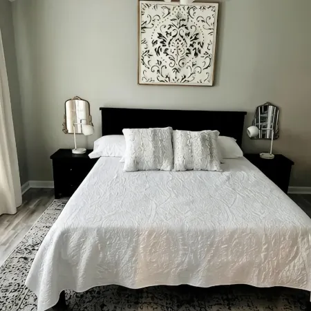 Spacious 3 BDRM for 9 - SA & NB