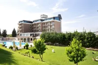Premier Vista Hotel