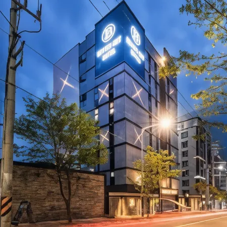 Brown Dot Hotel Jeonggwan Отели рядом с достопримечательностью «Цветочный магазин Cheonggwang Florist»