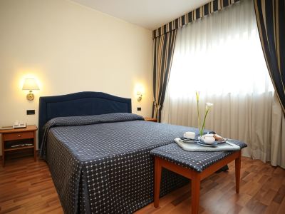 Hotel Executive Meeting & Events