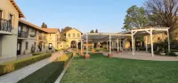 Accolades Boutique Venue - balcony