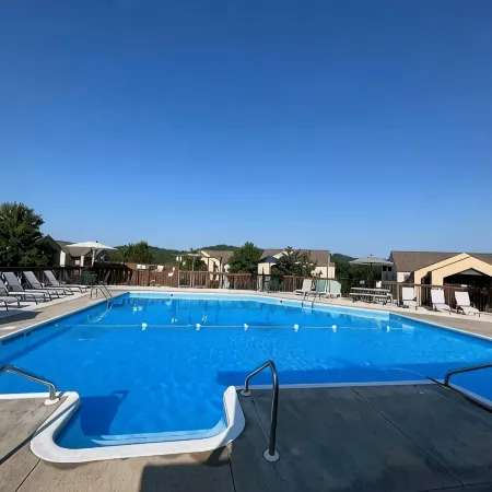 The Cove Walk-in 2BR 2Bath Condo on Table Rock Lake by Silver Dollar City