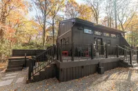 Gondola34 - Poconos Most Unique Tiny Cabin!  2 Minutes to Jfbb Ski ,Lake & More!