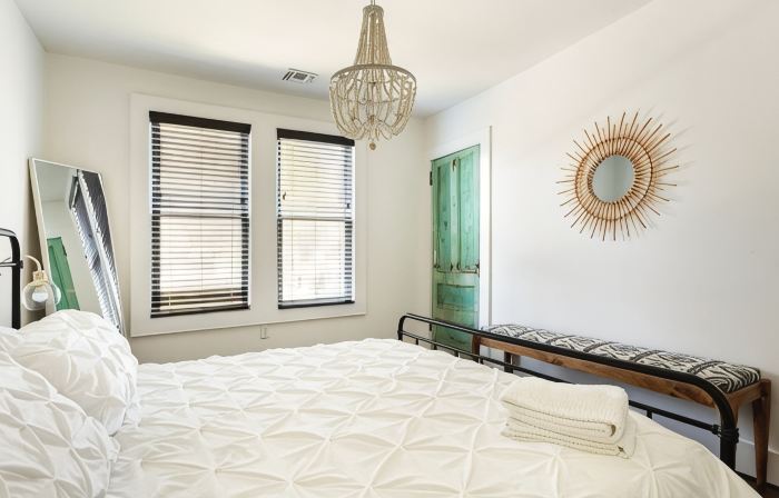Renovated Townhouse Walk to All