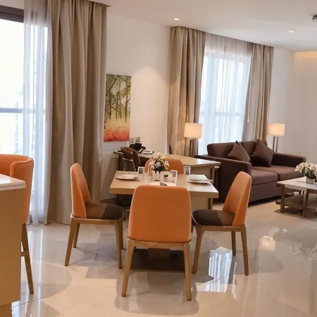 HE Hotel Apartments Отели рядом с достопримечательностью «Комплекс Дубай-Студио-Сити»