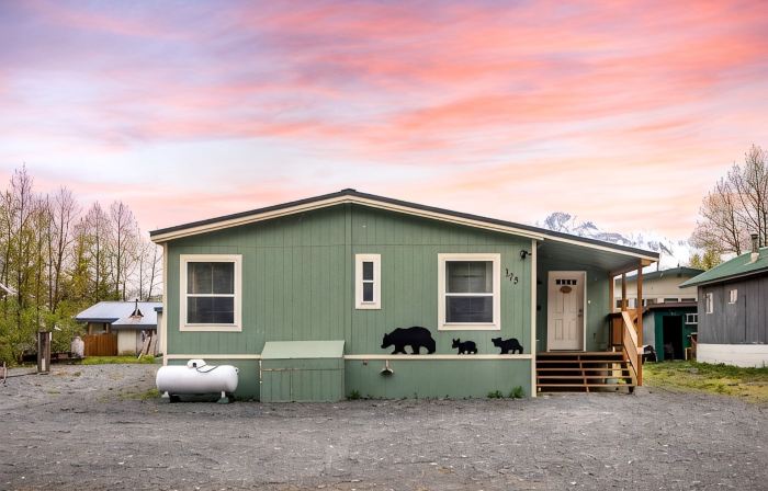 Klondike Cottage || 3 bed 2 bath